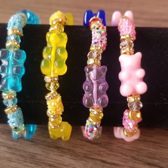 Beaded Gummy Bear Bracelet Pink Novelty Candy stackable Bracelet New - Picture 7 of 8
